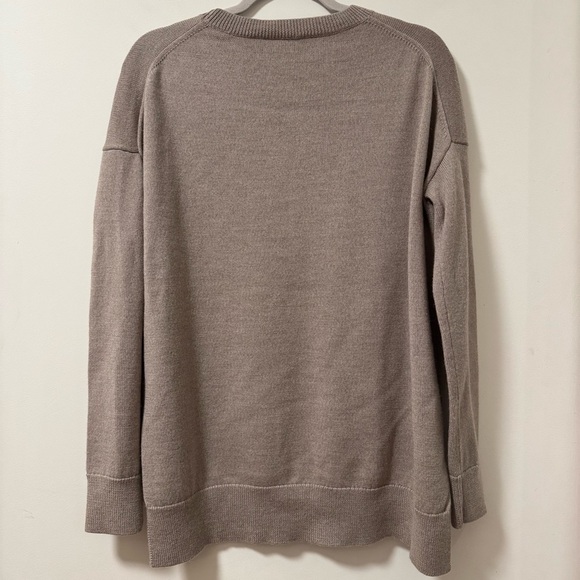 Aritzia Babaton Merino Wool Oversized Sweater Side Slits Size Small - Picture 2 of 6